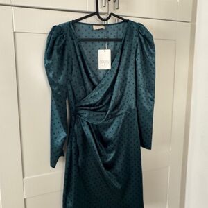 Green V-Neck Puff Sleeve Cocktail Dress